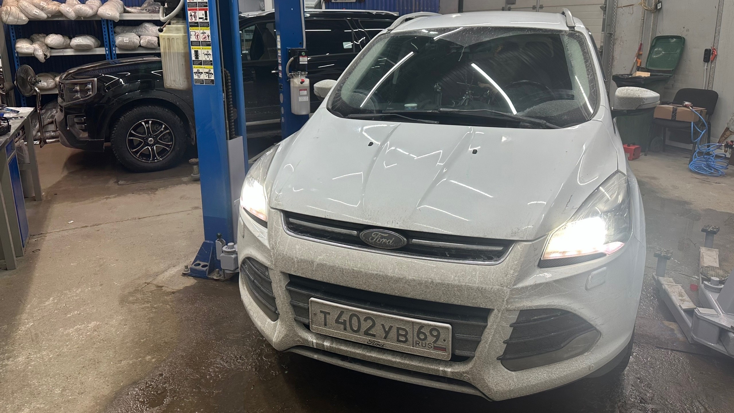 Ford Kuga II - замена штатной магнитолы на многофункциональную мультимедиа от Teyes